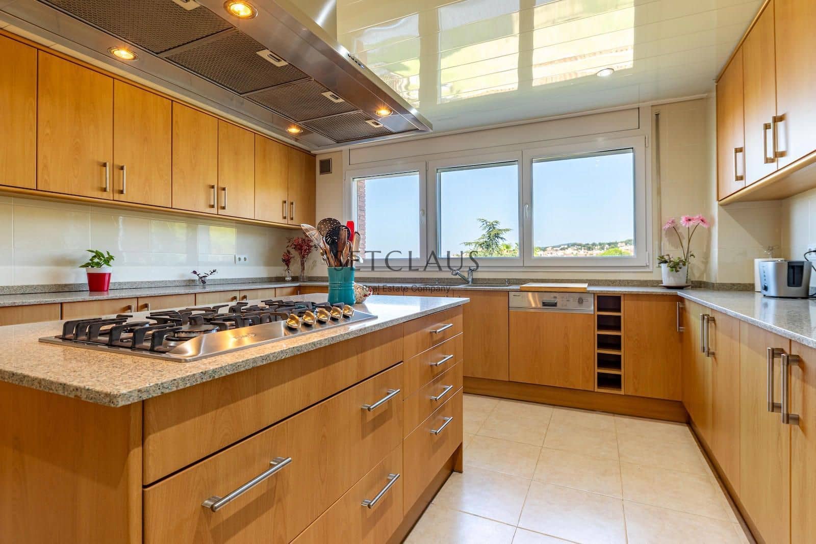 7 chambre Villa/Maison à vendre à Sant Vicenc de Montalt avec garage - 890 000 € (Ref: 9105919)