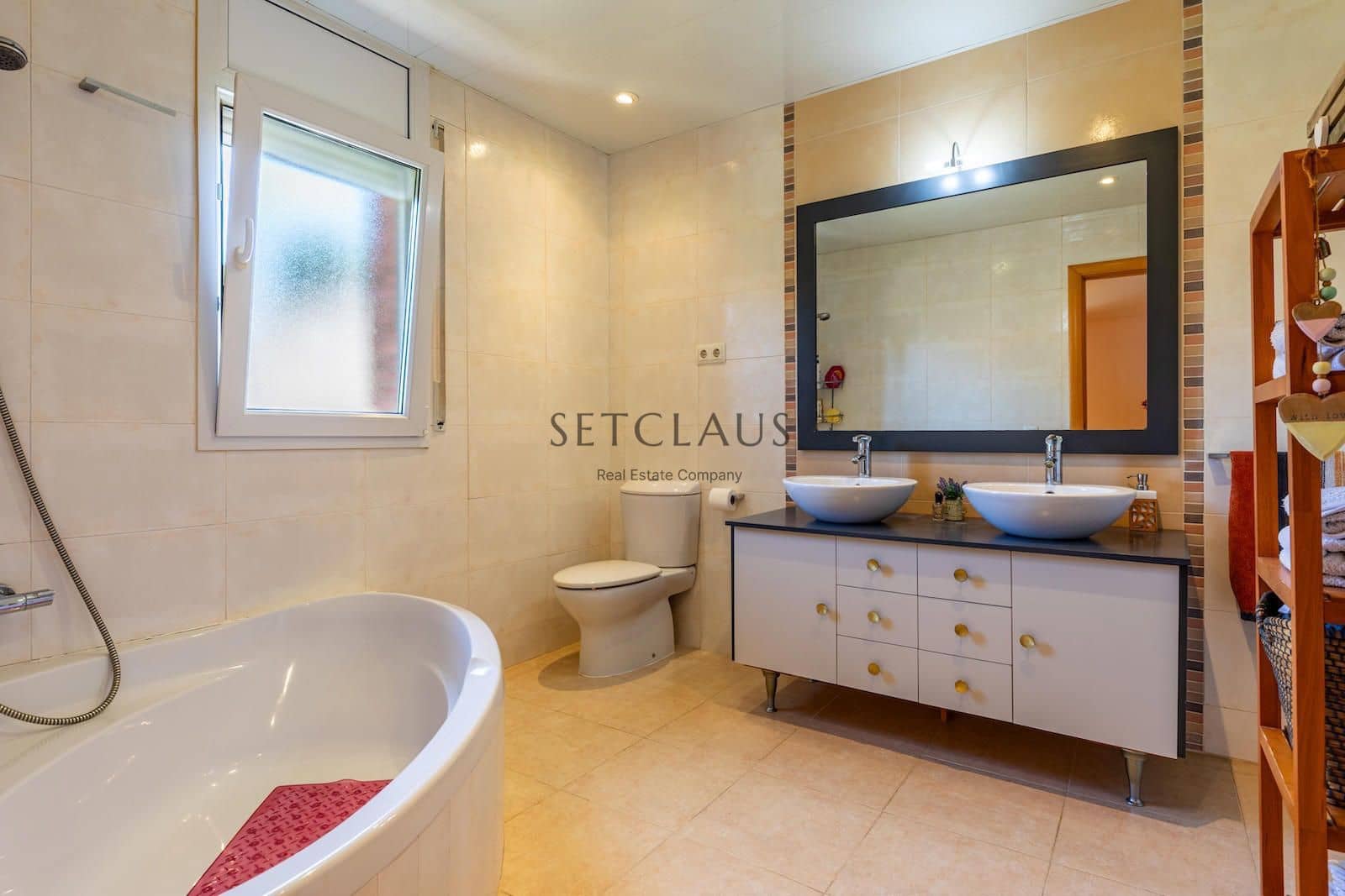 7 chambre Villa/Maison à vendre à Sant Vicenc de Montalt avec garage - 890 000 € (Ref: 9105919)