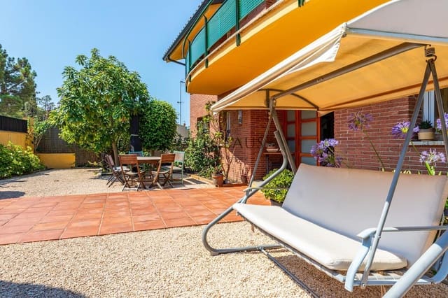 7 sovrum Villa till salu i Sant Vicenç de Montalt med garage - 890 000 € (Ref: 9105919)