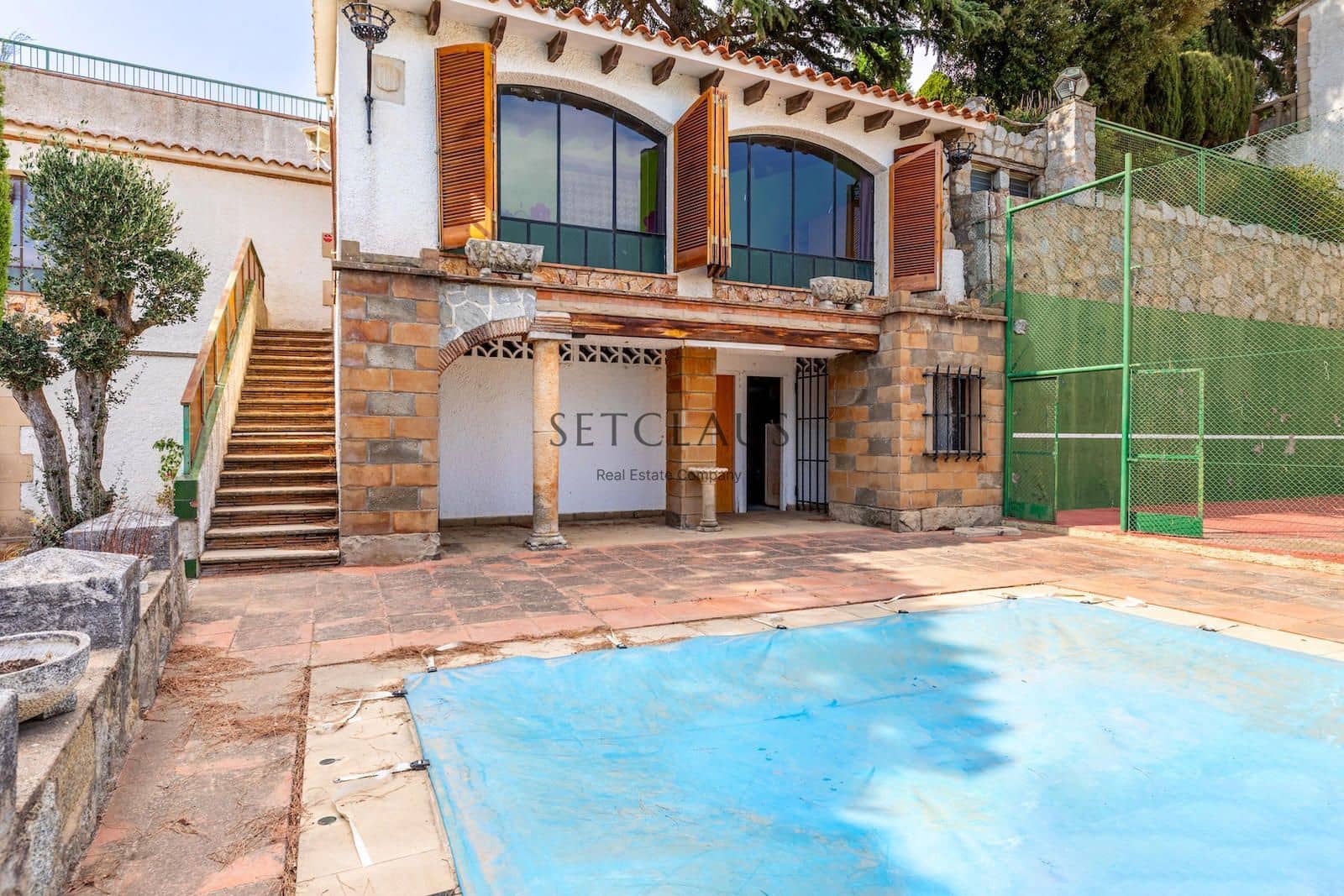 4 soveværelse Villa til salg i Mataro med swimmingpool garage - € 750.000 (Ref: 9115116)