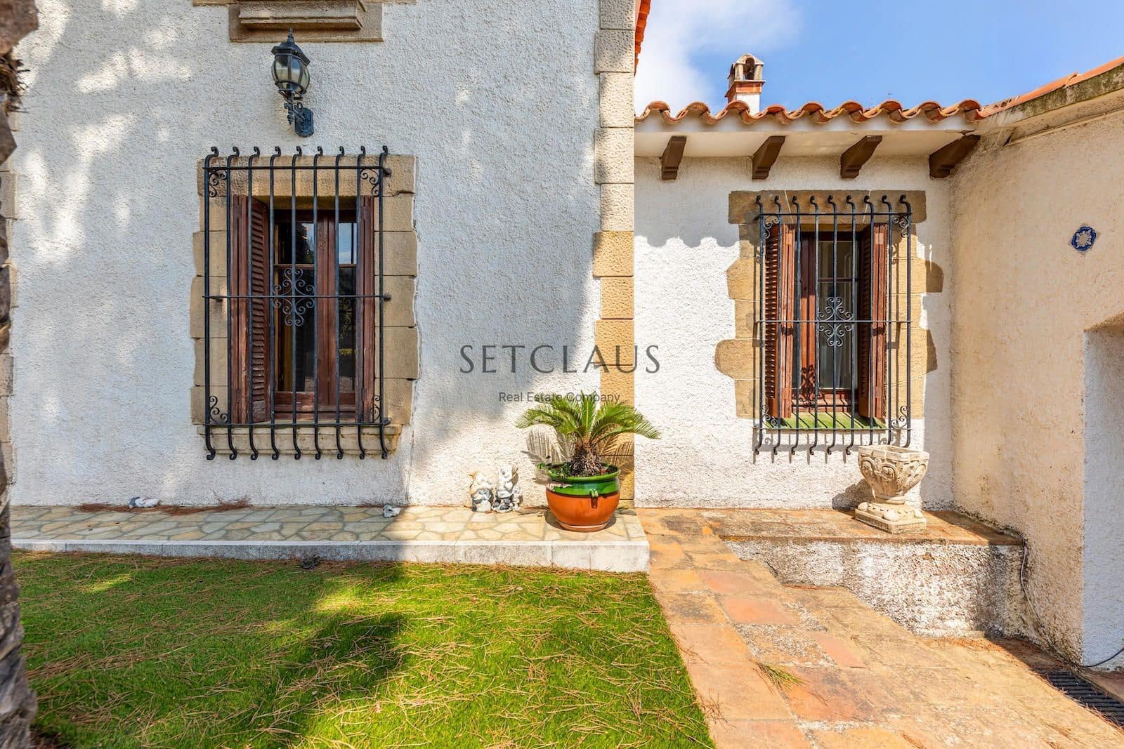 4 soveværelse Villa til salg i Mataro med swimmingpool garage - € 750.000 (Ref: 9115116)