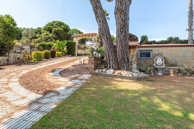 4 bedroom Villa for sale in Mataró with pool garage - € 750,000 (Ref: 9115116)