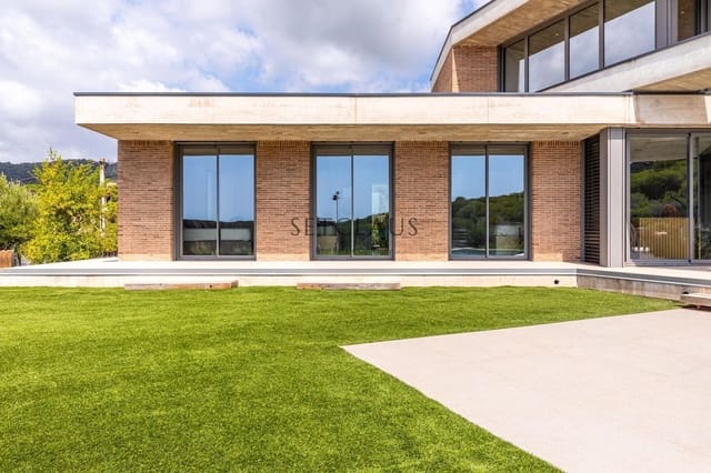 4 sovrum Villa till salu i Cabrils med pool garage - 1 490 000 € (Ref: 9142457)