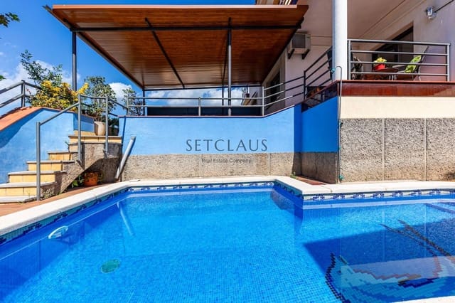 4 soverom Villa til salgs i El Masnou med svømmebasseng garasje - € 840 000 (Ref: 9205300)