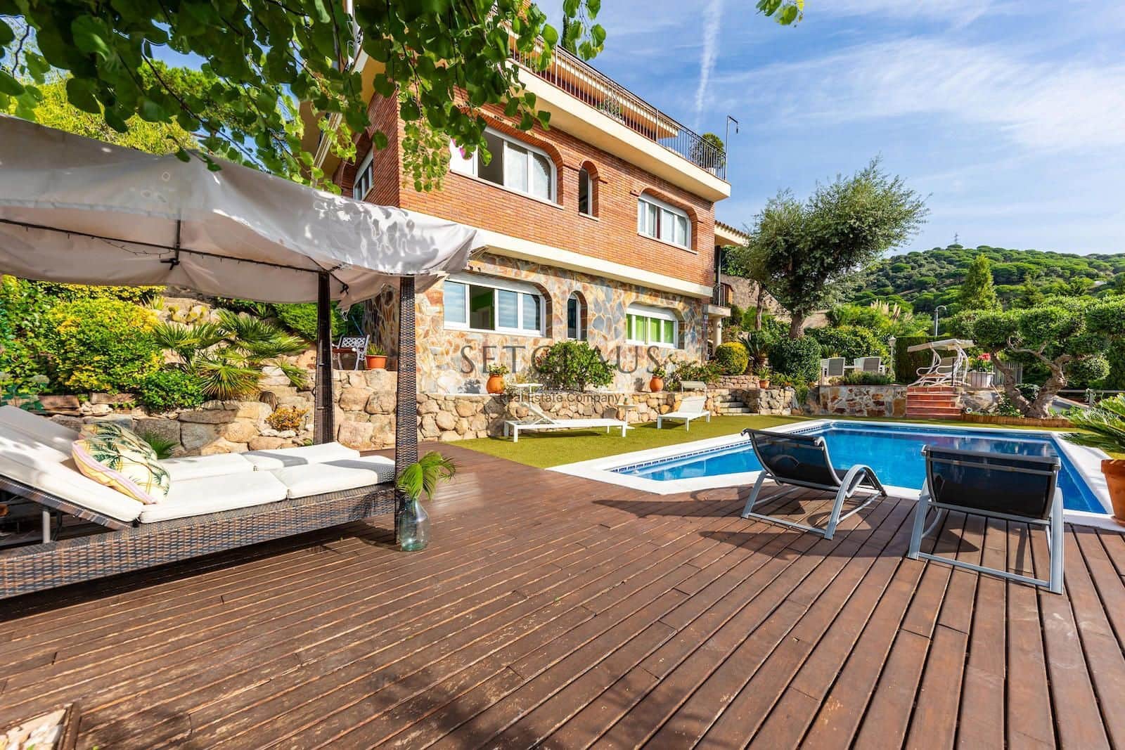 5 soverom Villa til salgs i Alella med svømmebasseng garasje - € 1 250 000 (Ref: 9207811)