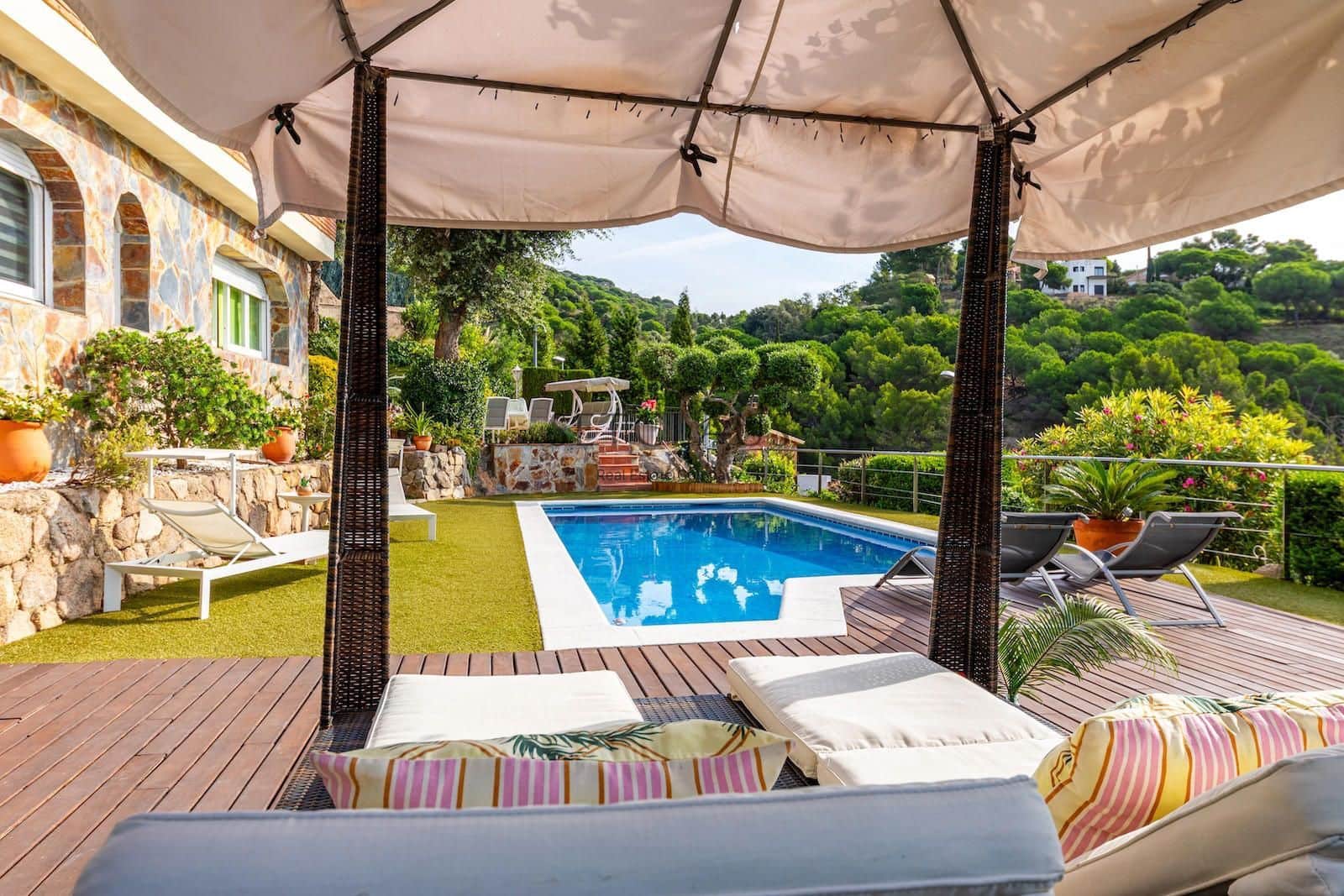 5 soverom Villa til salgs i Alella med svømmebasseng garasje - € 1 250 000 (Ref: 9207811)