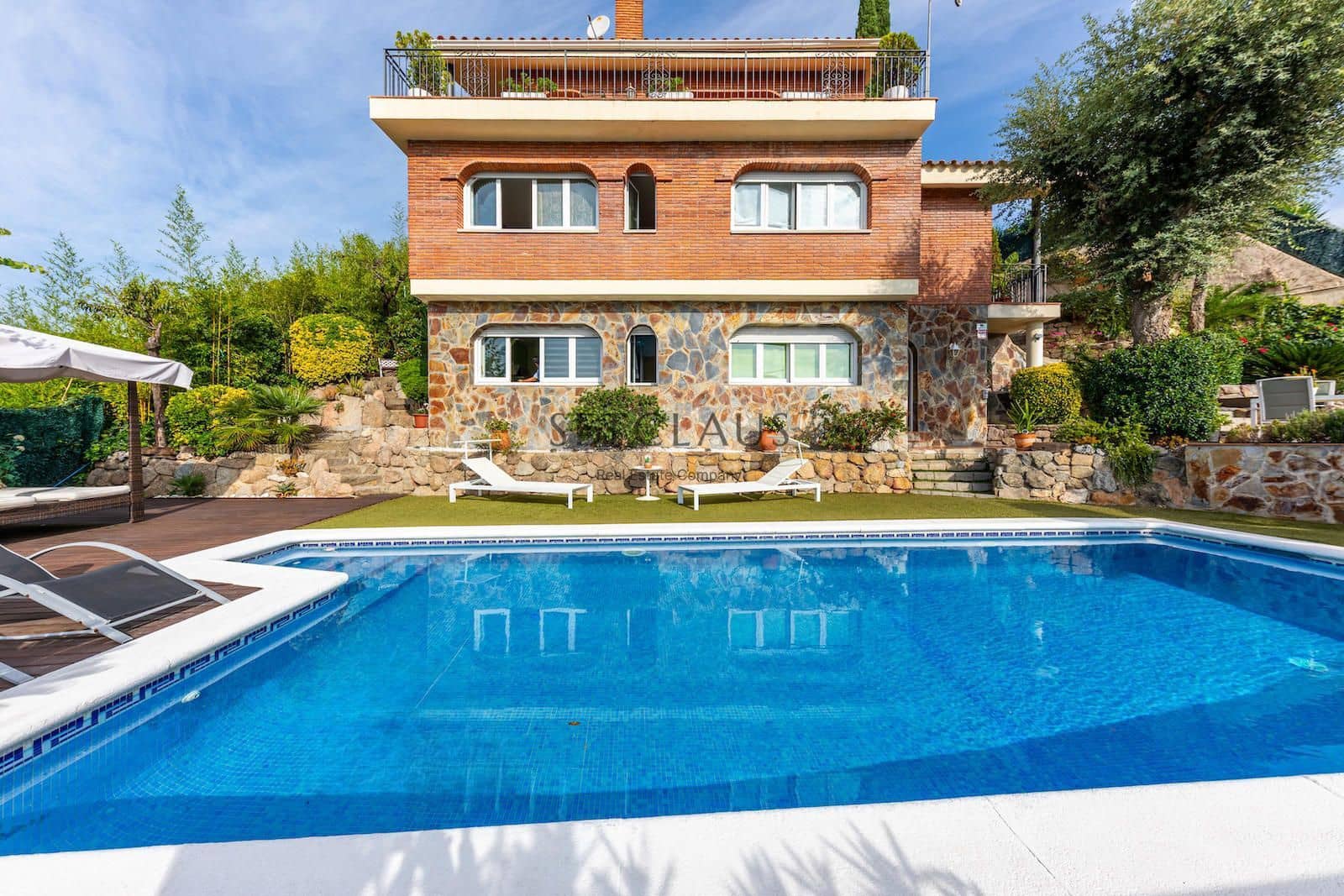 5 soverom Villa til salgs i Alella med svømmebasseng garasje - € 1 250 000 (Ref: 9207811)