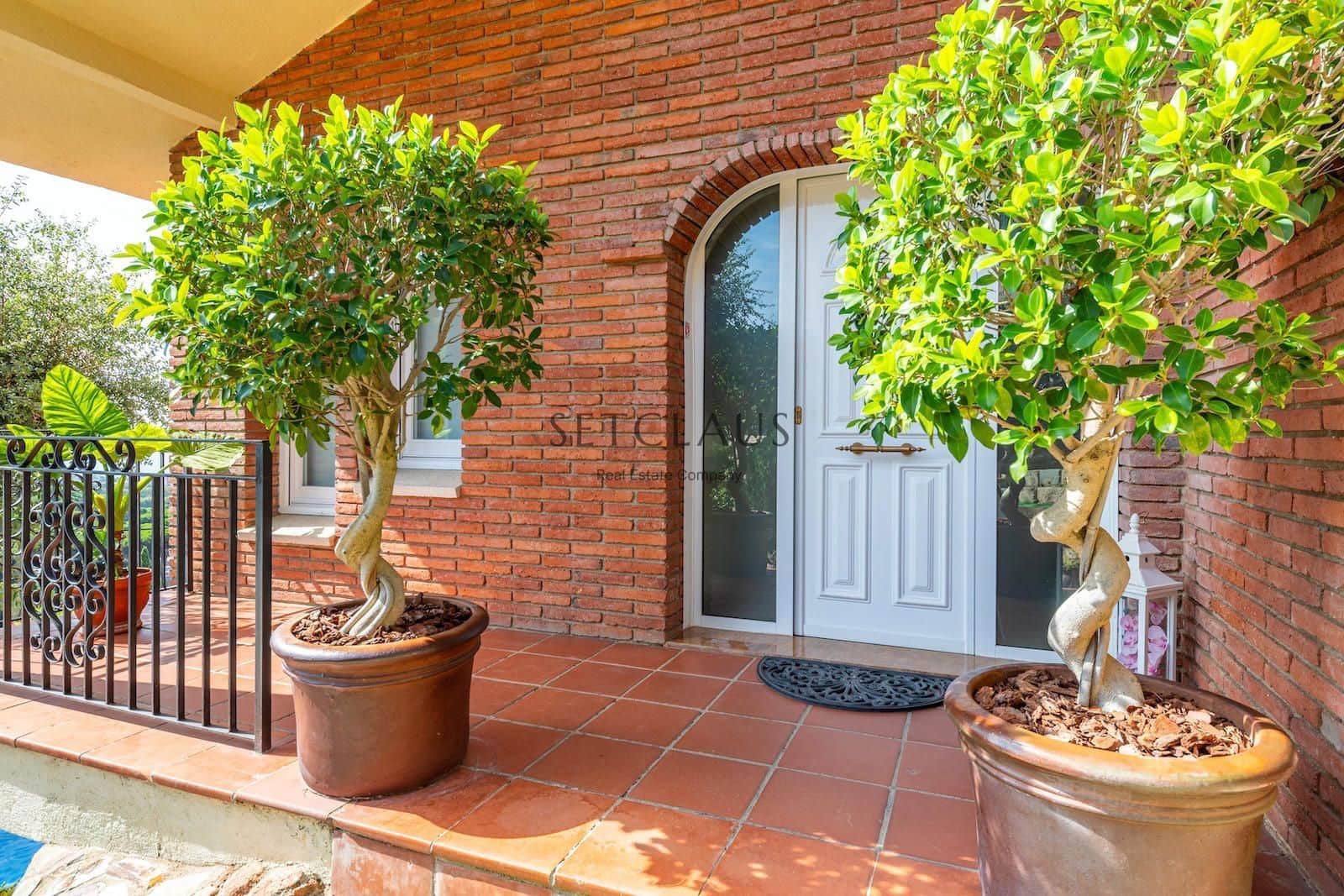 5 soverom Villa til salgs i Alella med svømmebasseng garasje - € 1 250 000 (Ref: 9207811)