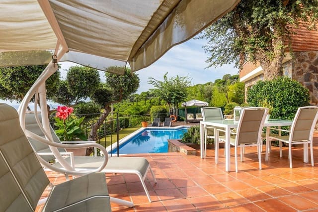 5 soverom Villa til salgs i Alella med svømmebasseng garasje - € 1 250 000 (Ref: 9207811)