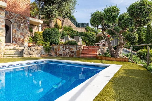 5 soverom Villa til salgs i Alella med svømmebasseng garasje - € 1 250 000 (Ref: 9207811)