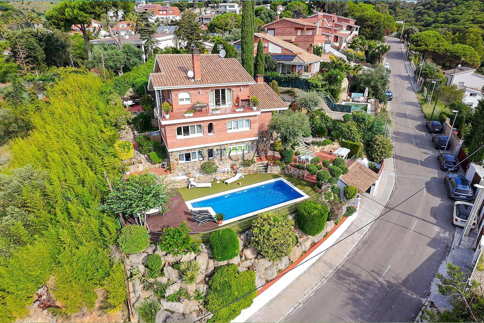 5 soverom Villa til salgs i Alella med svømmebasseng garasje - € 1 250 000 (Ref: 9207811)