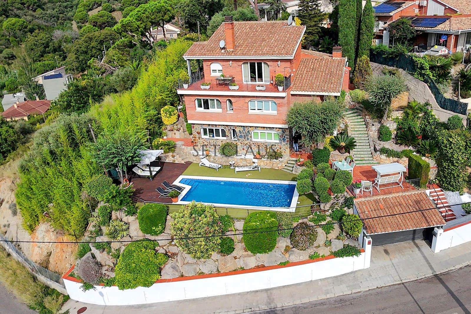 5 soverom Villa til salgs i Alella med svømmebasseng garasje - € 1 250 000 (Ref: 9207811)