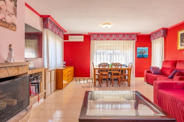 4 soverom Villa til salgs i Premià de Dalt med svømmebasseng garasje - € 749 000 (Ref: 9283527)