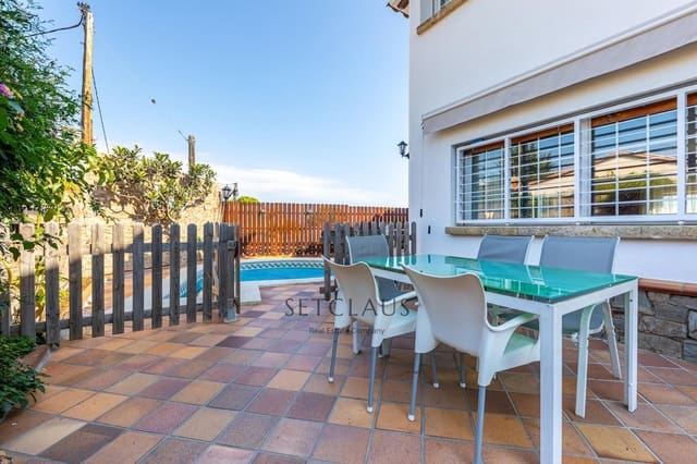 4 soverom Villa til salgs i Premià de Dalt med svømmebasseng garasje - € 749 000 (Ref: 9283527)