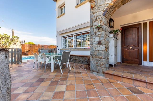 4 soverom Villa til salgs i Premià de Dalt med svømmebasseng garasje - € 749 000 (Ref: 9283527)