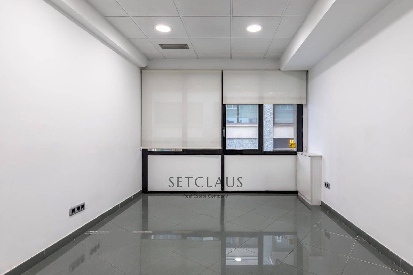 Leilighet til salgs i Barcelona by - € 399 000 (Ref: 9289649)