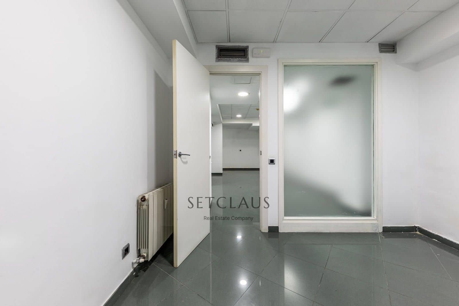 Leilighet til salgs i Barcelona by - € 399 000 (Ref: 9289649)