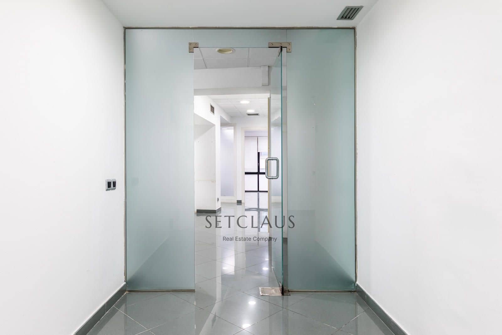 Leilighet til salgs i Barcelona by - € 399 000 (Ref: 9289649)