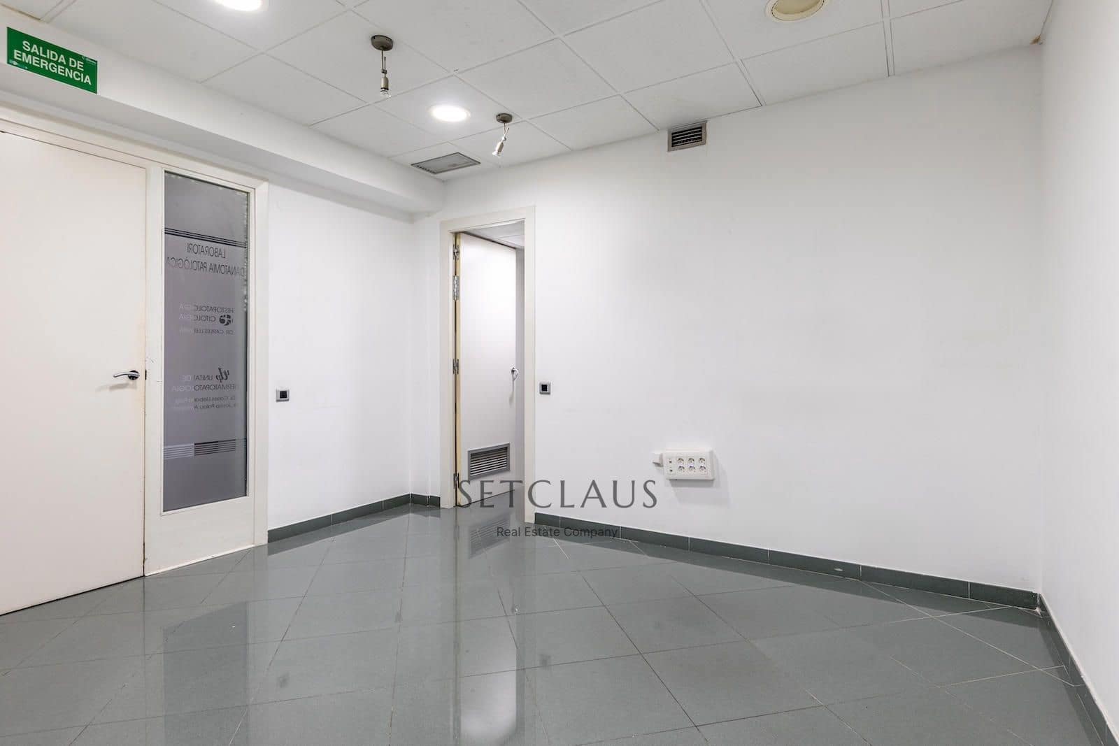 Leilighet til salgs i Barcelona by - € 399 000 (Ref: 9289649)