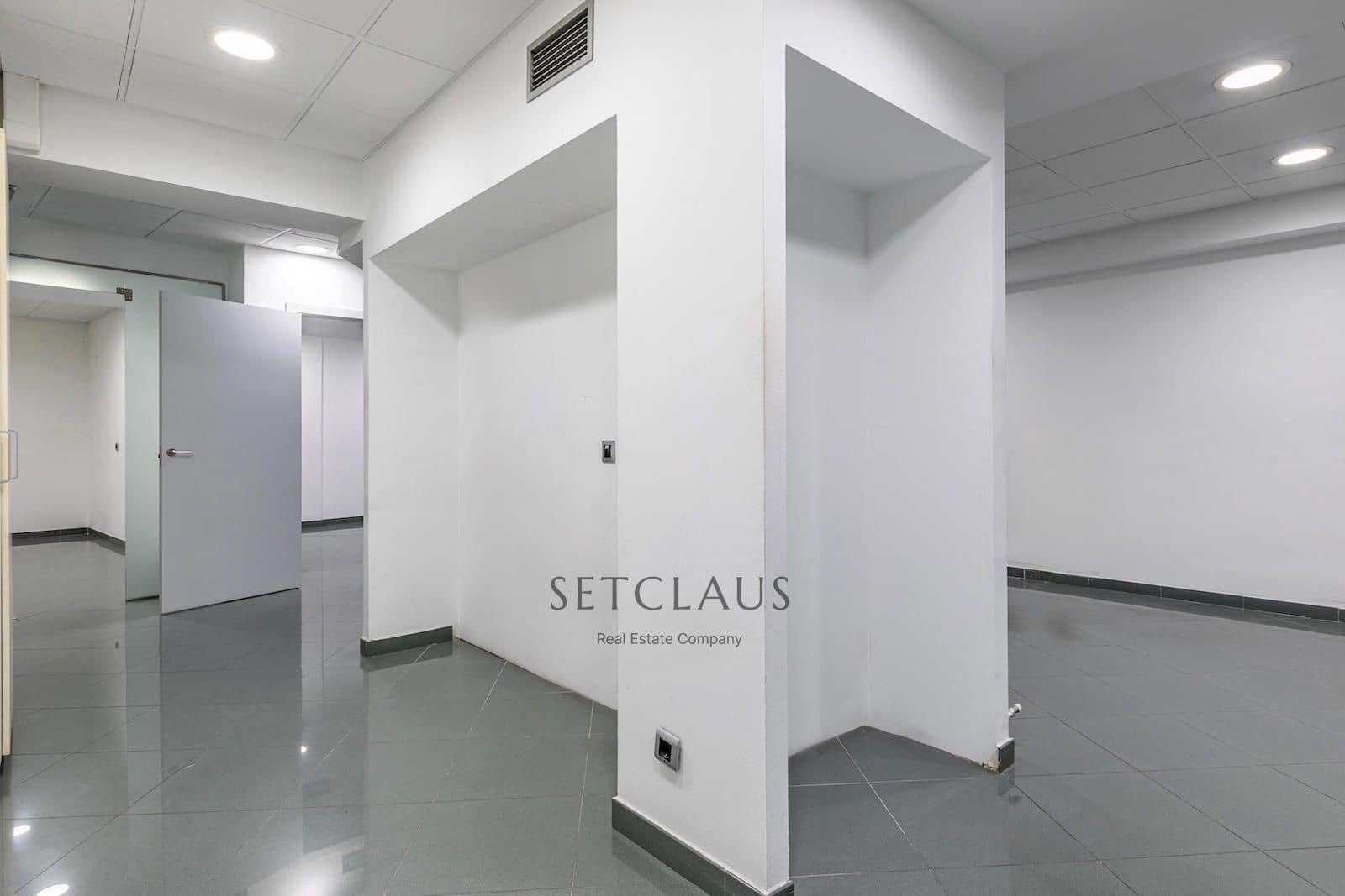 Leilighet til salgs i Barcelona by - € 399 000 (Ref: 9289649)