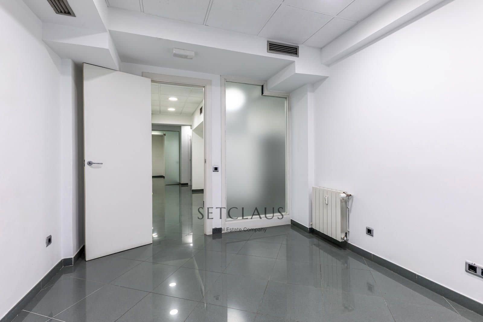 Leilighet til salgs i Barcelona by - € 399 000 (Ref: 9289649)