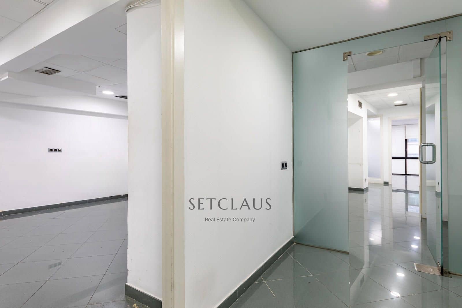 Leilighet til salgs i Barcelona by - € 399 000 (Ref: 9289649)