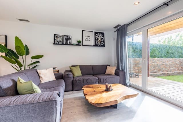 4 bedroom Townhouse for sale in Montgat with garage - € 760,000 (Ref: 9293280)