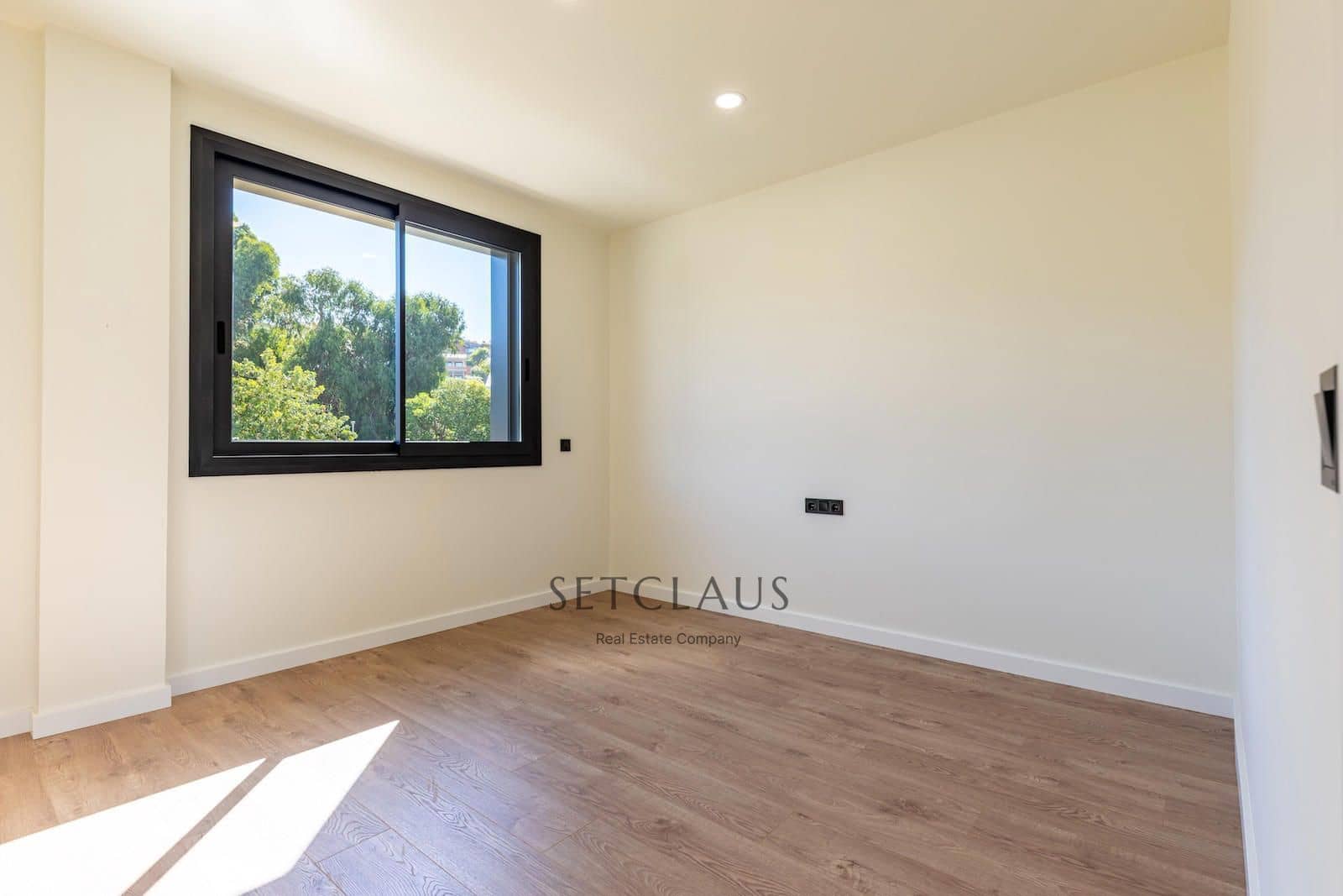 4 soverom Villa til salgs i Teia med svømmebasseng garasje - € 1 100 000 (Ref: 9293963)