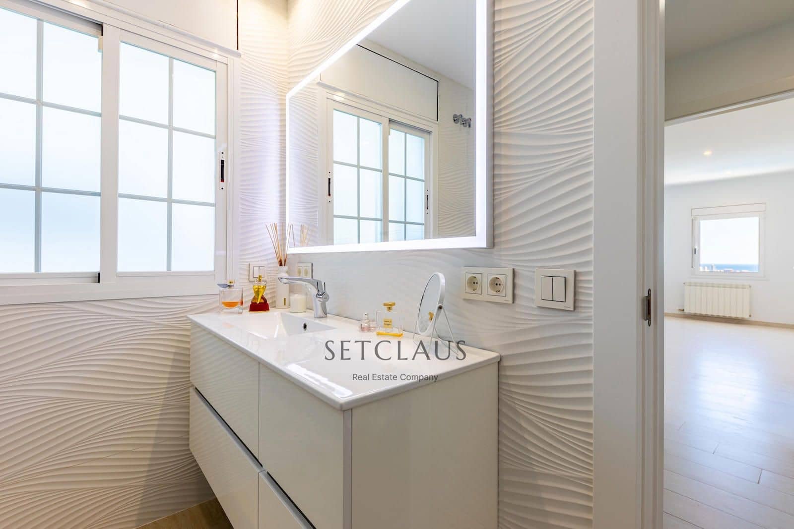 5 soverom Villa til salgs i Premia de Dalt med svømmebasseng garasje - € 1 350 000 (Ref: 9307124)