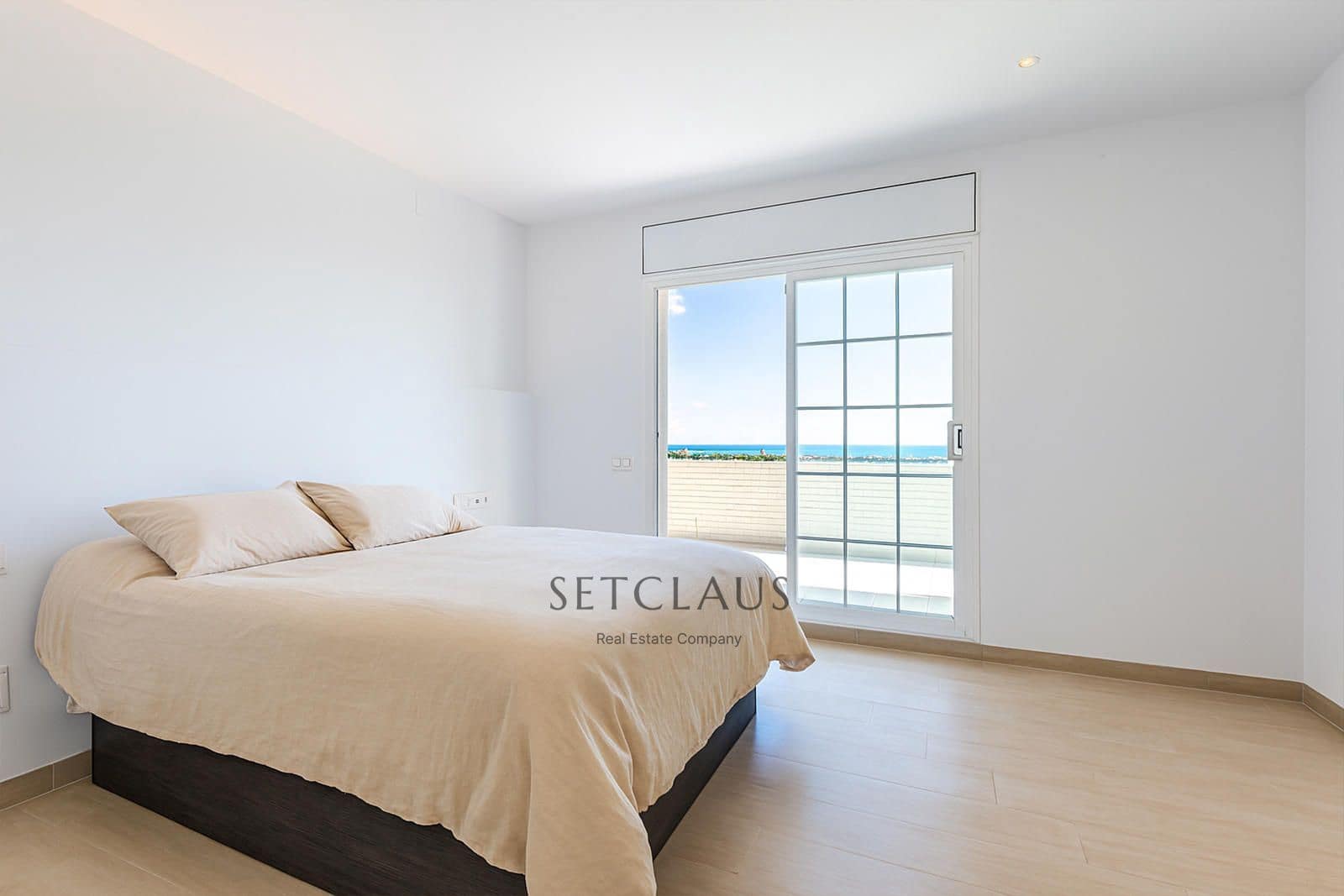 5 soverom Villa til salgs i Premia de Dalt med svømmebasseng garasje - € 1 350 000 (Ref: 9307124)