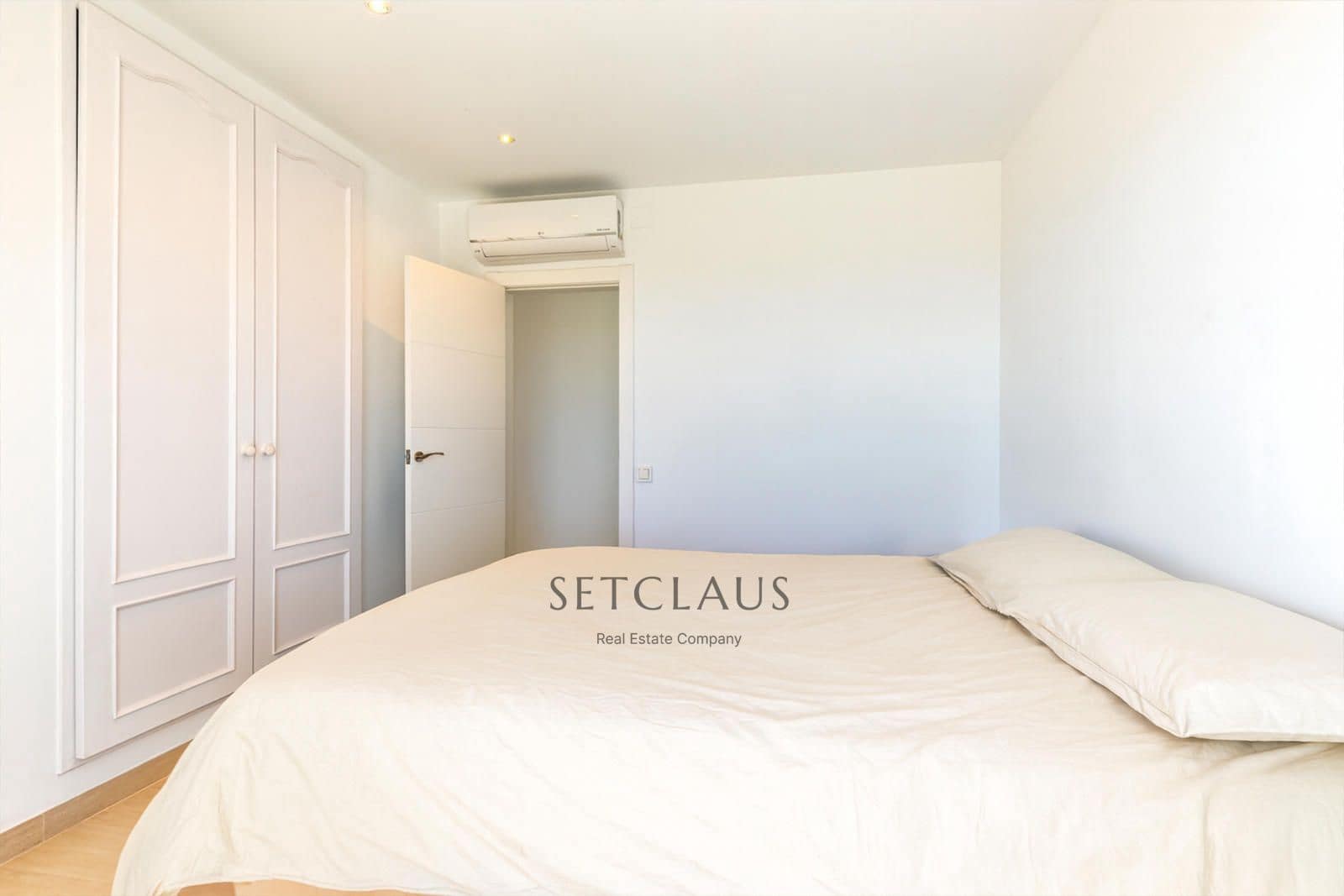 5 soverom Villa til salgs i Premia de Dalt med svømmebasseng garasje - € 1 350 000 (Ref: 9307124)