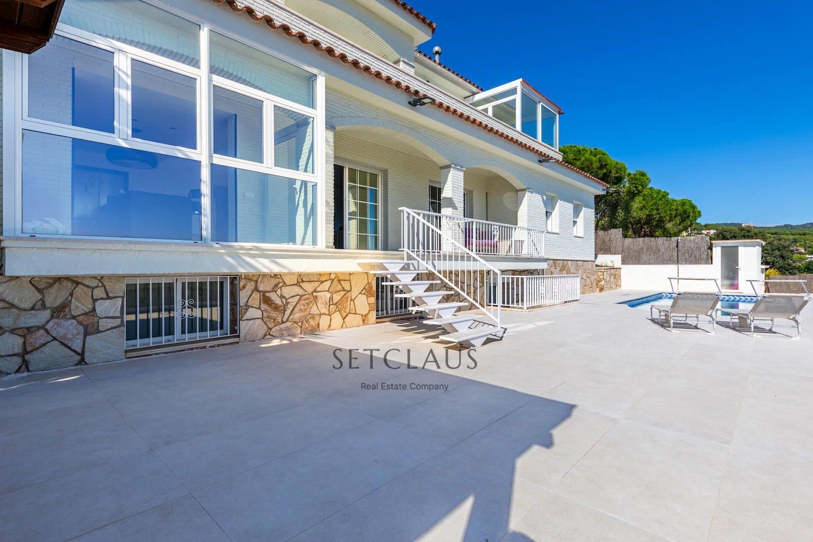 5 soverom Villa til salgs i Premia de Dalt med svømmebasseng garasje - € 1 350 000 (Ref: 9307124)