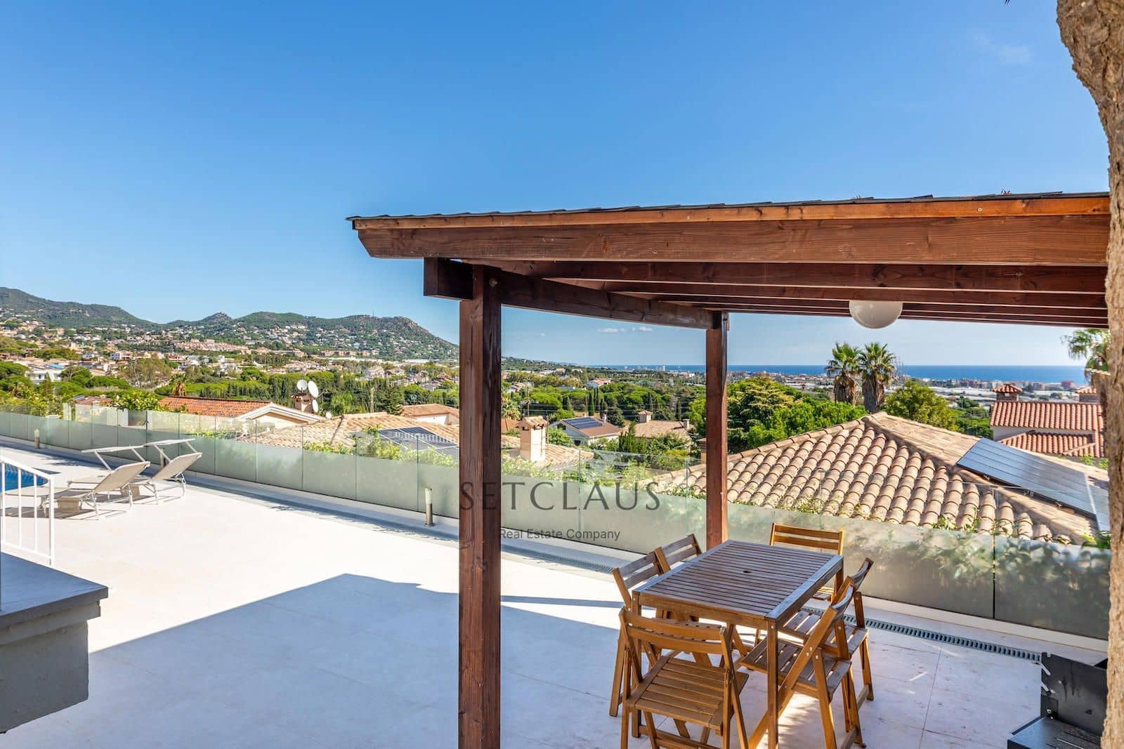 5 soverom Villa til salgs i Premia de Dalt med svømmebasseng garasje - € 1 350 000 (Ref: 9307124)