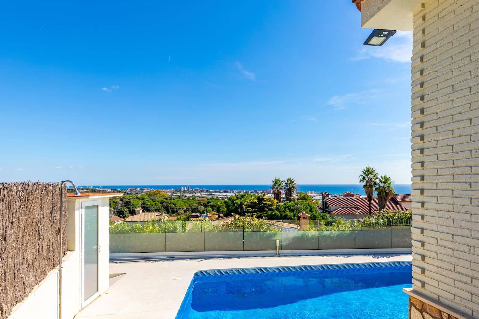 5 soverom Villa til salgs i Premia de Dalt med svømmebasseng garasje - € 1 350 000 (Ref: 9307124)