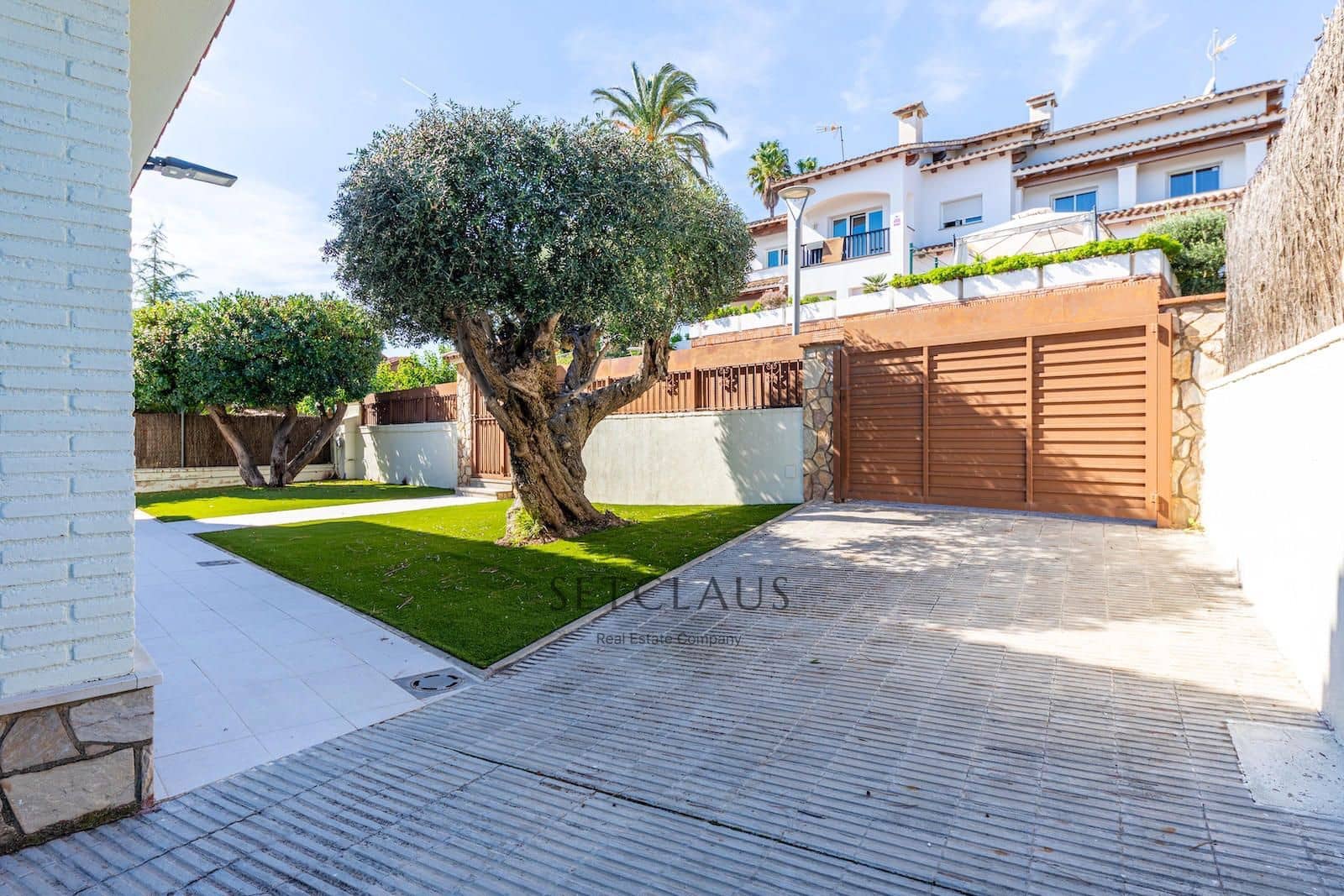 5 soverom Villa til salgs i Premia de Dalt med svømmebasseng garasje - € 1 350 000 (Ref: 9307124)