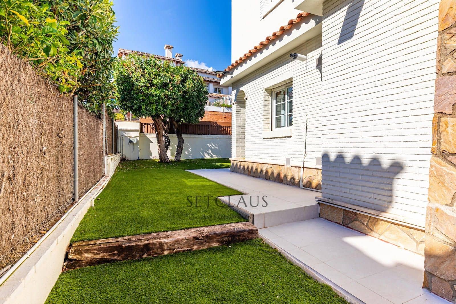 5 soverom Villa til salgs i Premia de Dalt med svømmebasseng garasje - € 1 350 000 (Ref: 9307124)