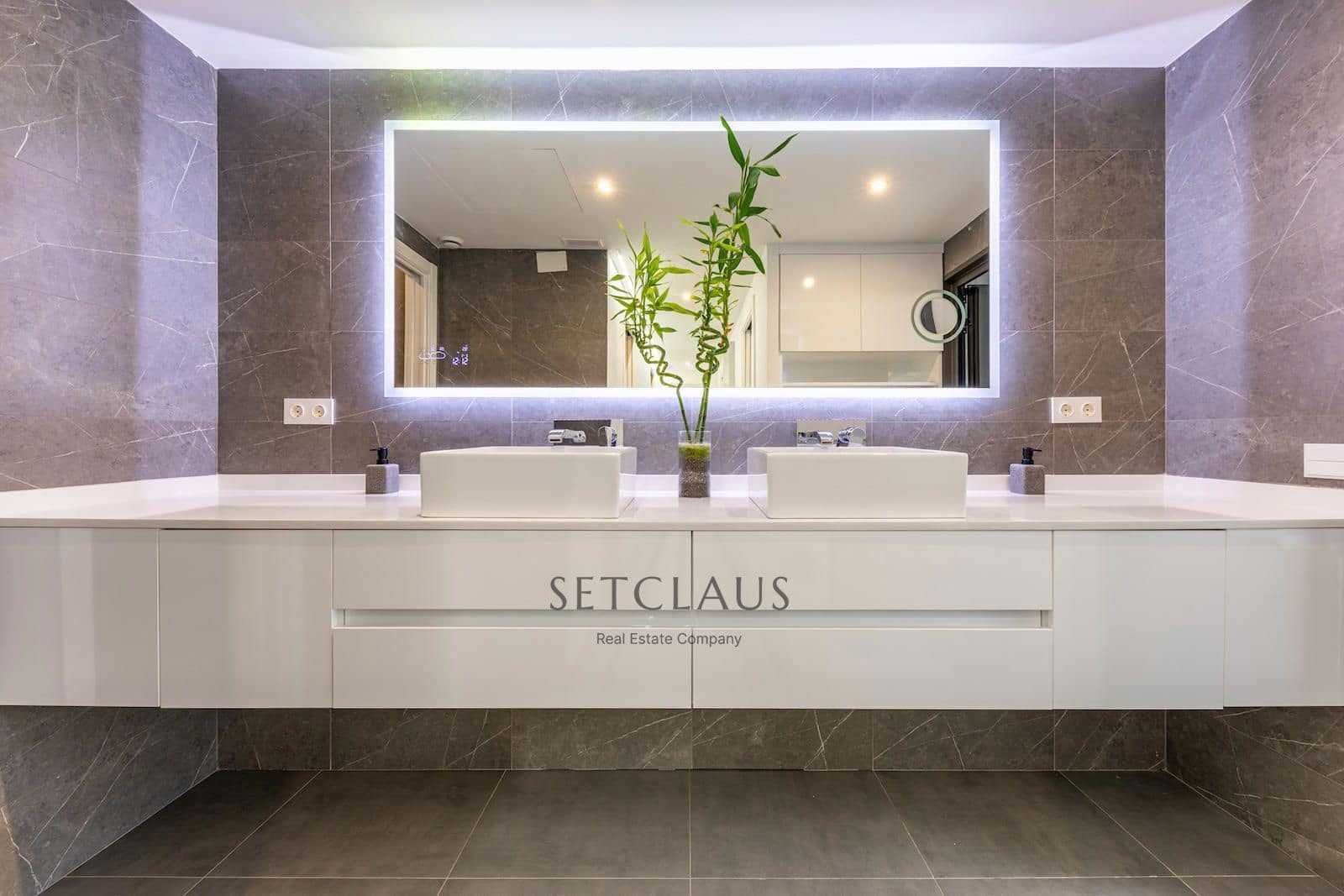 5 soverom Villa til salgs i Badalona med svømmebasseng garasje - € 1 375 000 (Ref: 9331868)