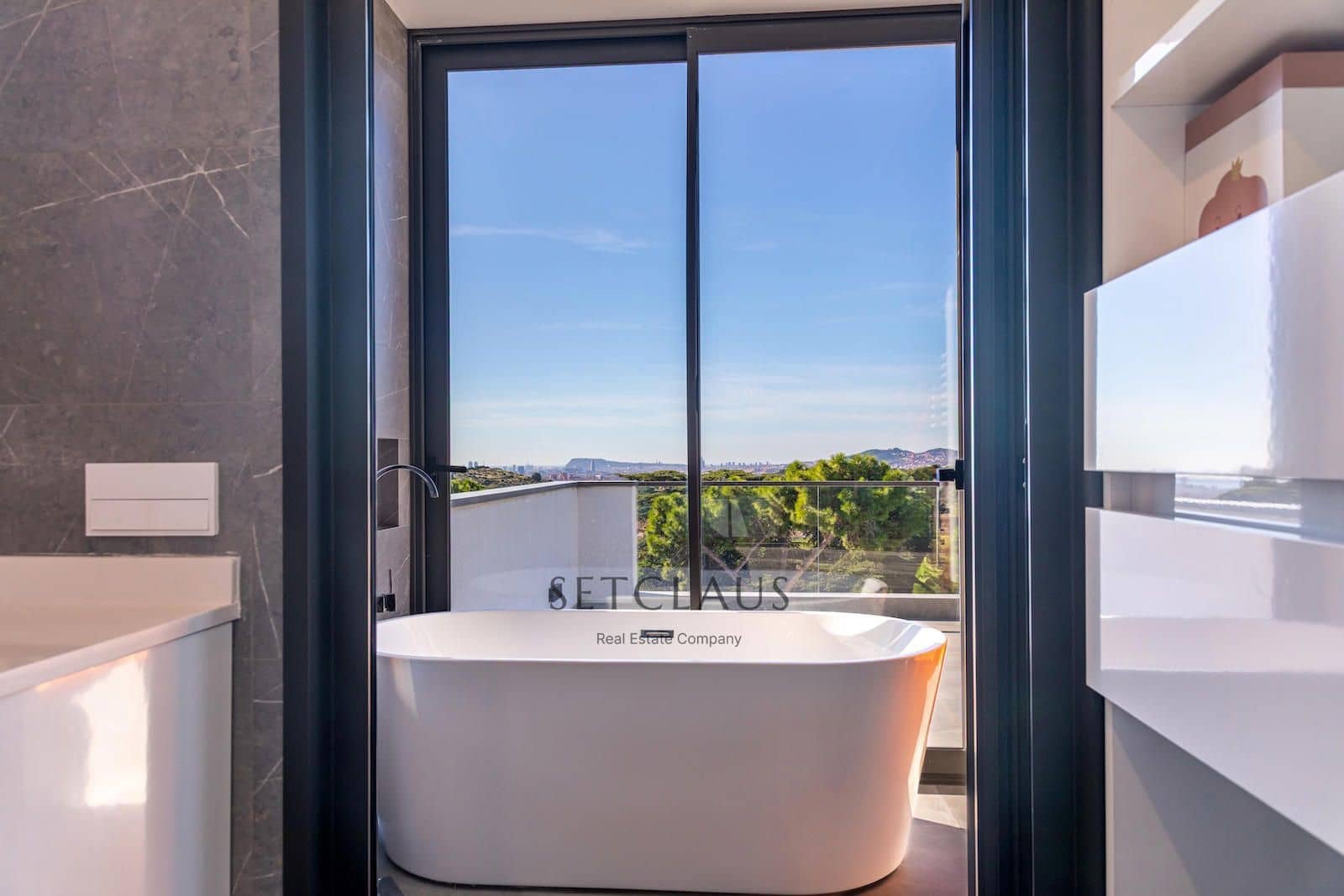 5 soverom Villa til salgs i Badalona med svømmebasseng garasje - € 1 375 000 (Ref: 9331868)