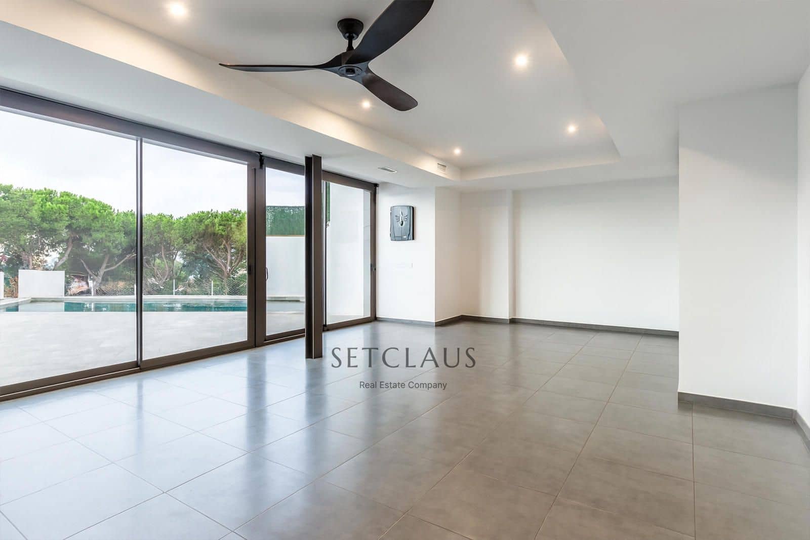 5 soverom Villa til salgs i Badalona med svømmebasseng garasje - € 1 375 000 (Ref: 9331868)