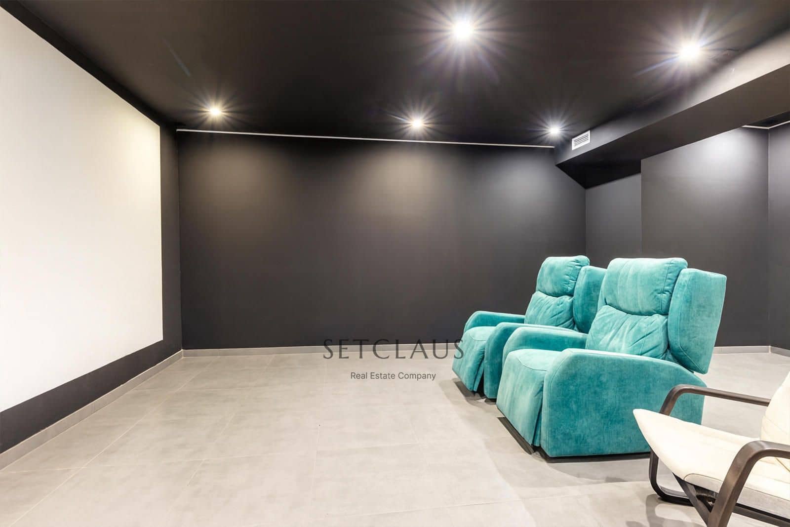 5 soverom Villa til salgs i Badalona med svømmebasseng garasje - € 1 375 000 (Ref: 9331868)