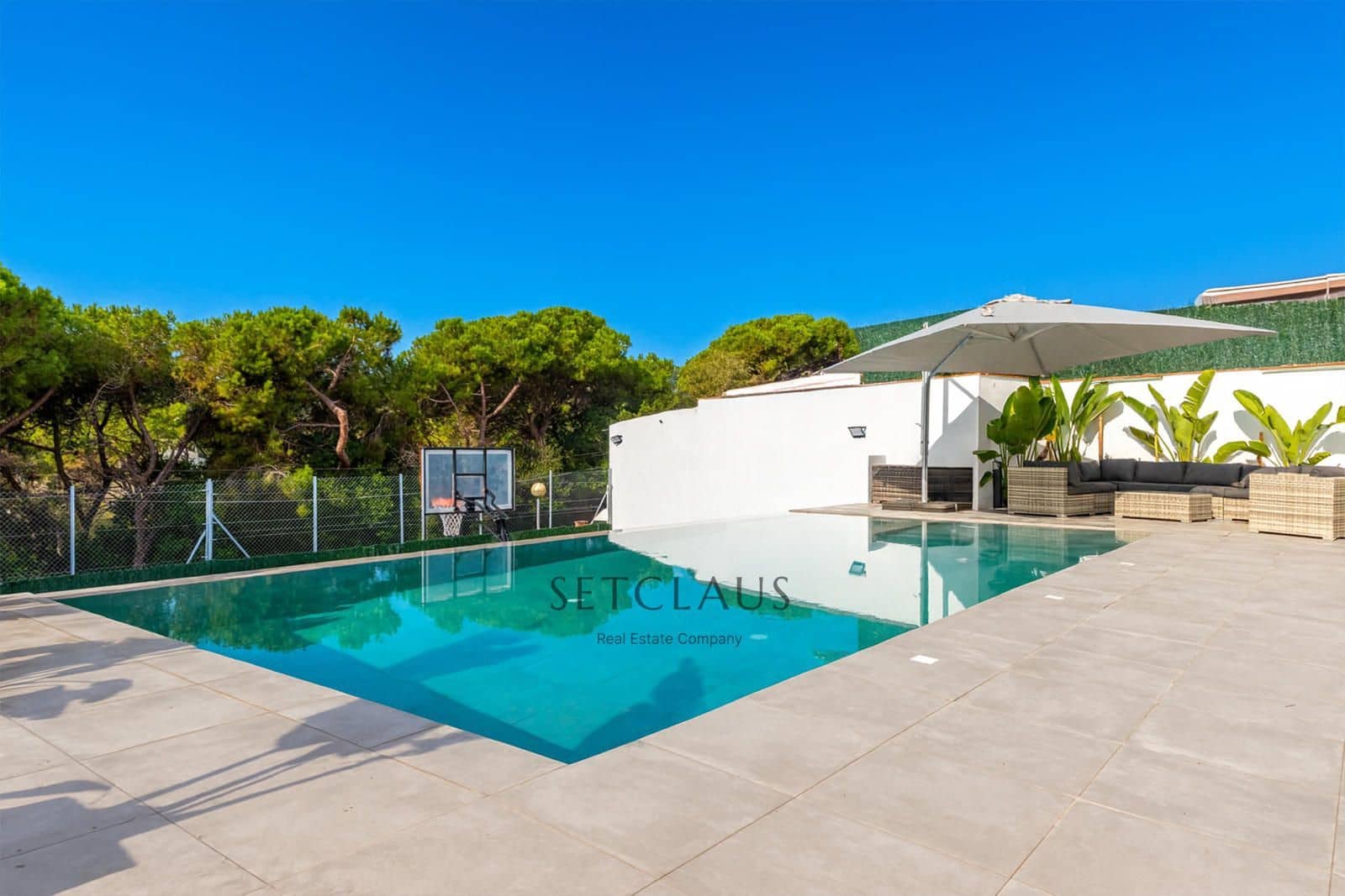 5 soverom Villa til salgs i Badalona med svømmebasseng garasje - € 1 375 000 (Ref: 9331868)