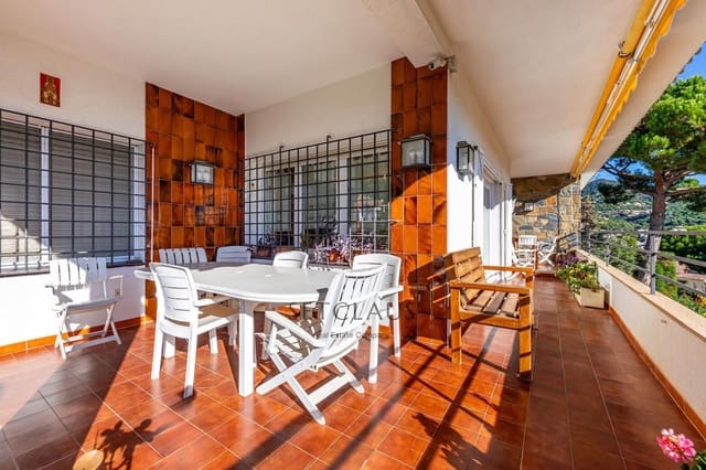 5 soverom Villa til salgs i Cabrils med svømmebasseng garasje - € 770 000 (Ref: 9332747)