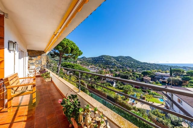 5 soverom Villa til salgs i Cabrils med svømmebasseng garasje - € 770 000 (Ref: 9332747)