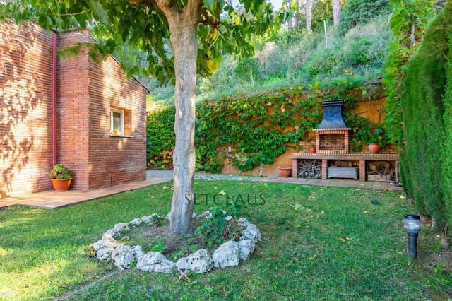 5 slaapkamer Villa te koop in Caldes d'Estrac met zwembad garage - € 830.000 (Ref: 9343607)