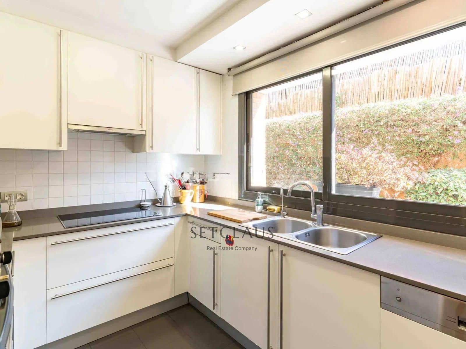 5 bedroom Villa for sale in Alella with pool garage - € 1,100,000 (Ref: 9345704)