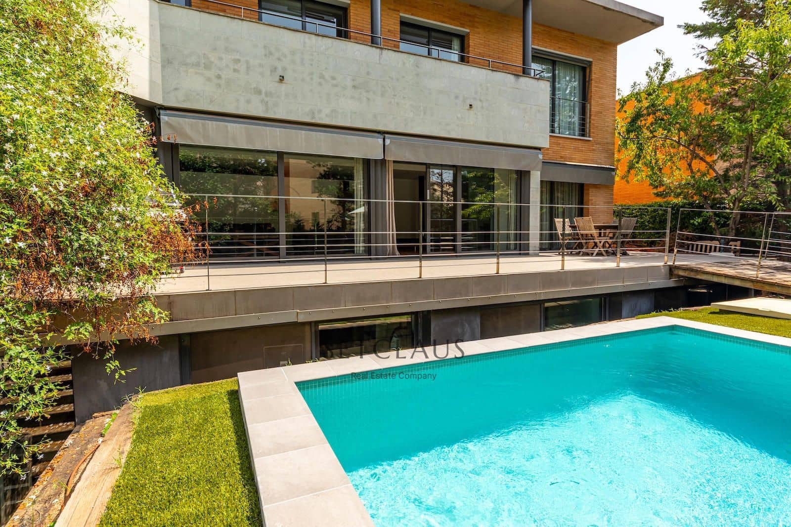 5 bedroom Villa for sale in Alella with pool garage - € 1,100,000 (Ref: 9345704)