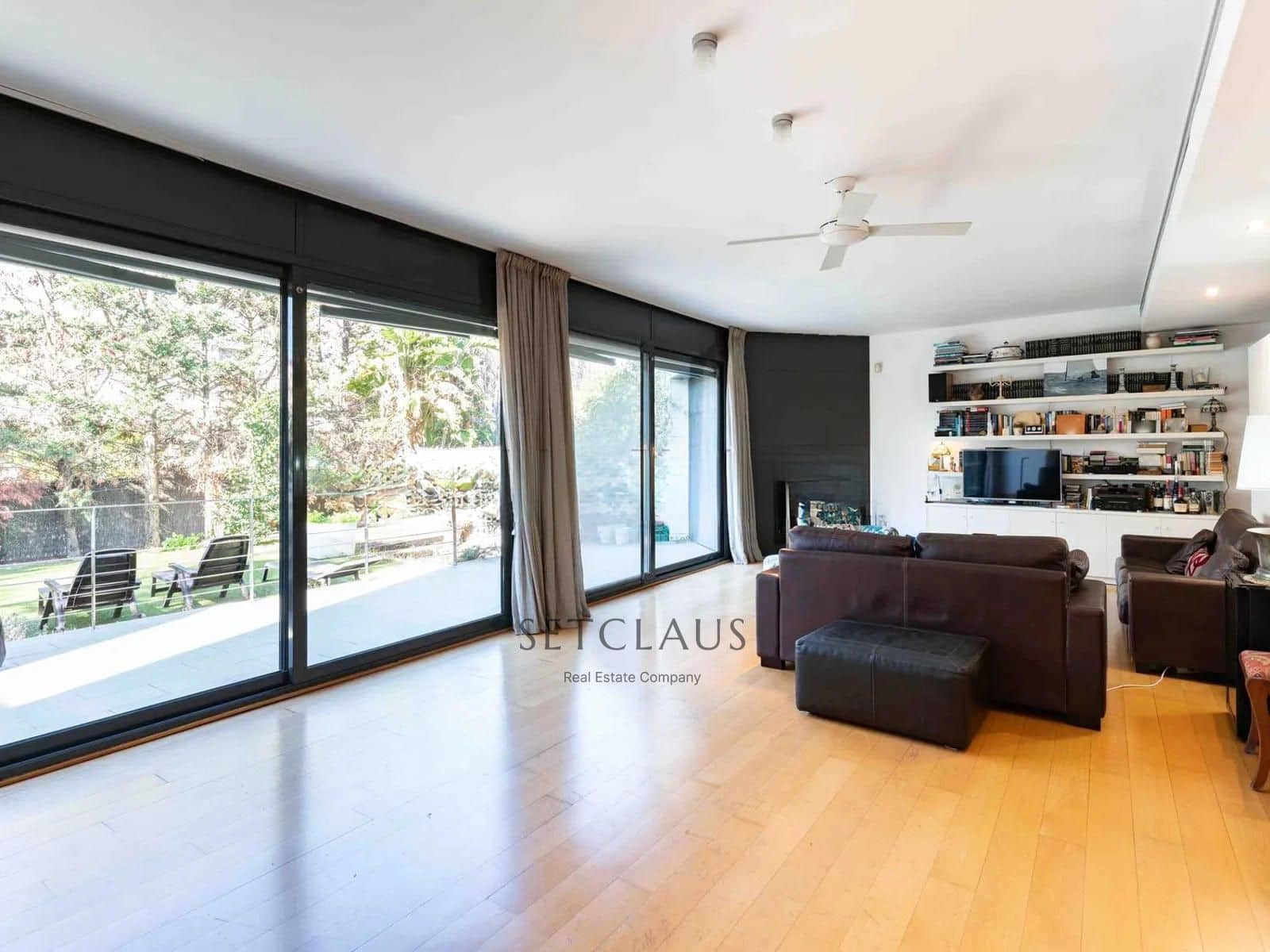 5 bedroom Villa for sale in Alella with pool garage - € 1,100,000 (Ref: 9345704)