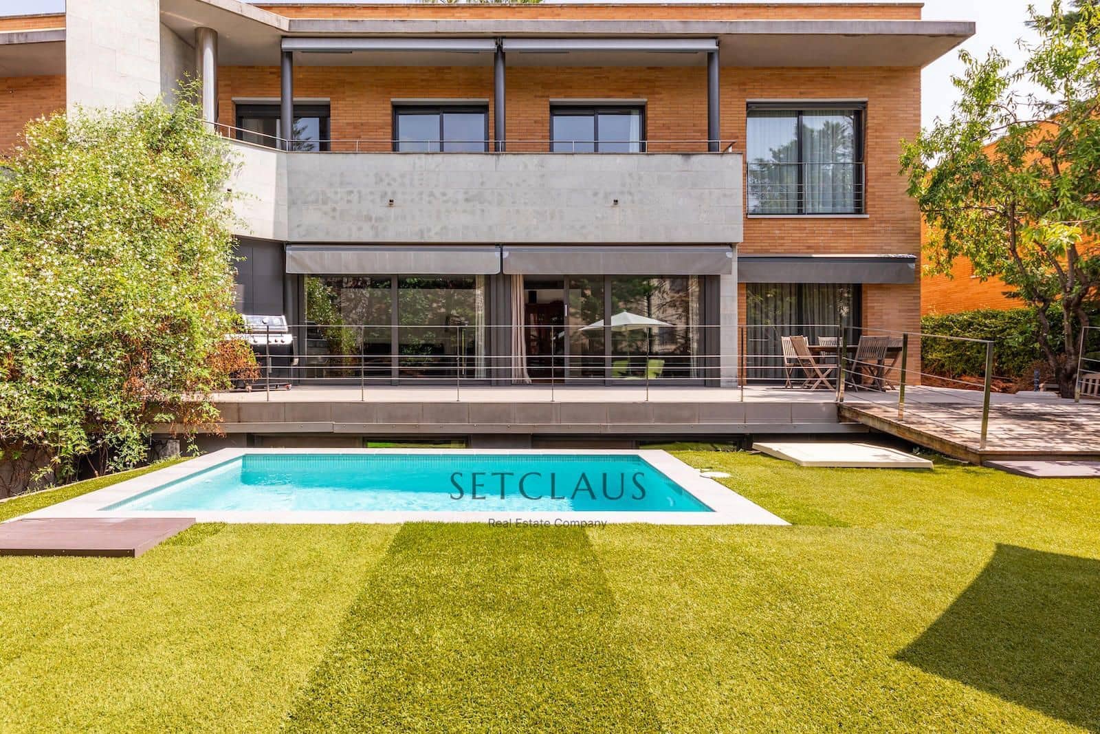 5 bedroom Villa for sale in Alella with pool garage - € 1,100,000 (Ref: 9345704)