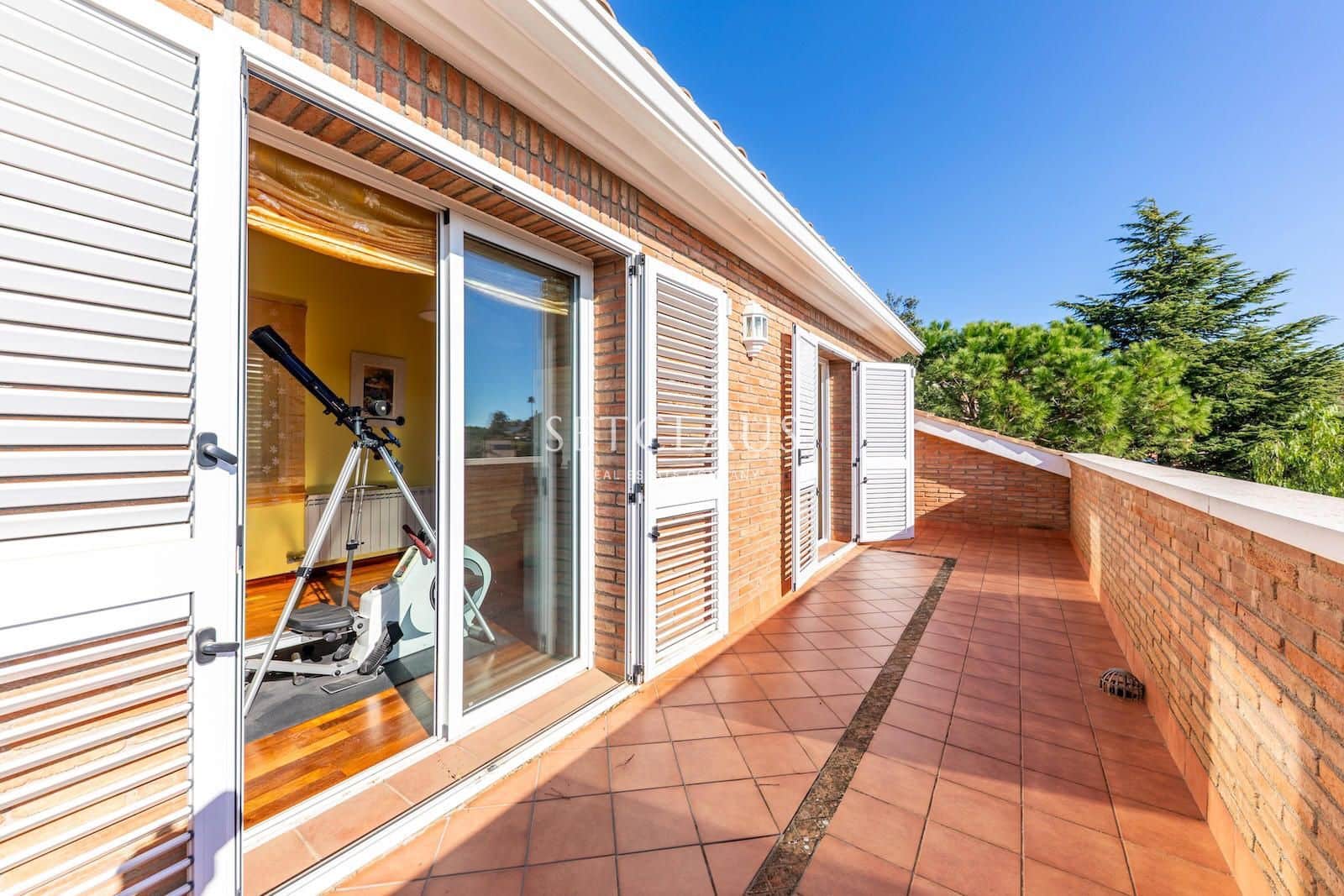 6 bedroom Villa for sale in Teia with garage - € 1,350,000 (Ref: 9348668)