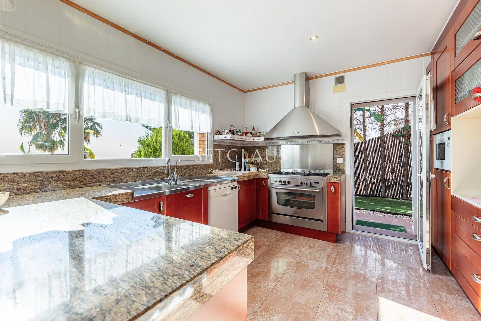 6 bedroom Villa for sale in Teia with garage - € 1,350,000 (Ref: 9348668)